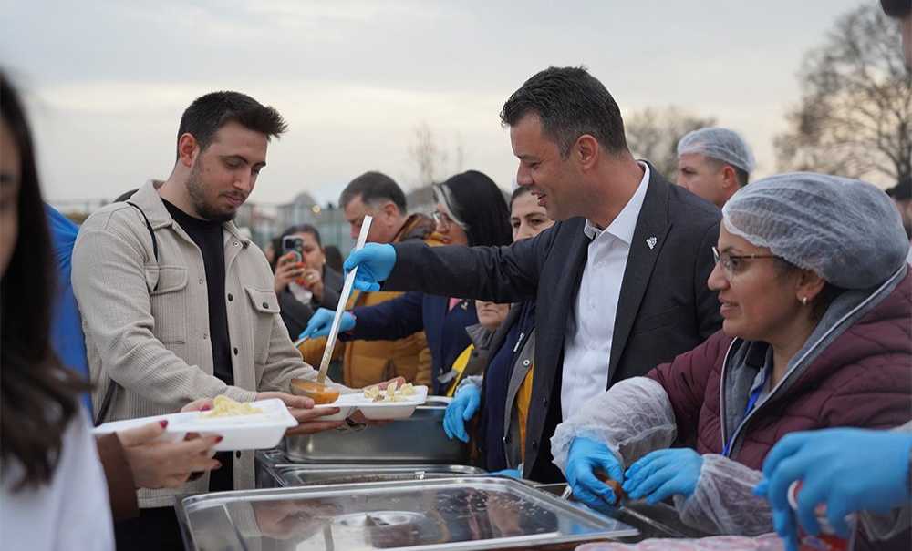 İftar Sofralarına Vatandaşlardan Yoğun İlgi