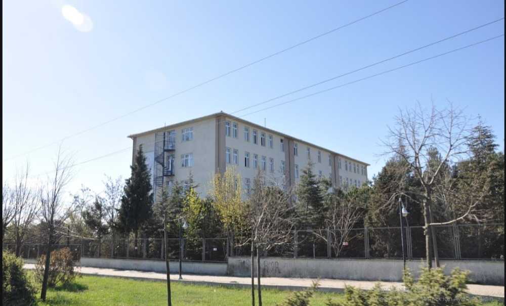 İki Yıldır Yıkılmayı Bekliyor!