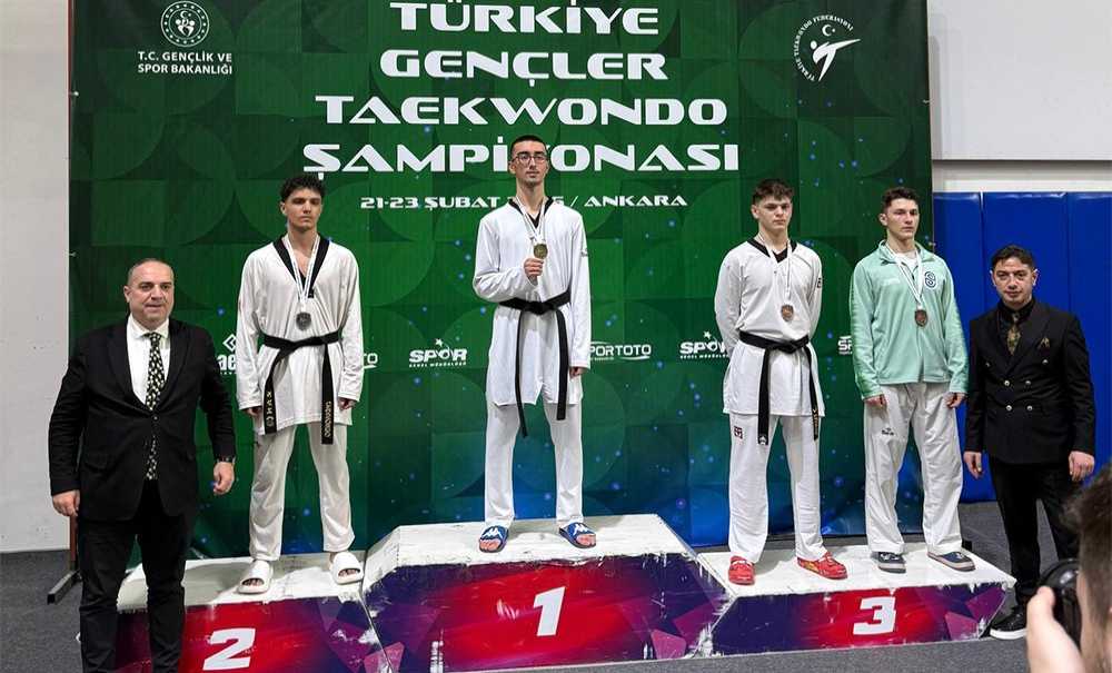 İmam Hatip Öğrencisi Türkiye Tekvando Şampiyonu Oldu