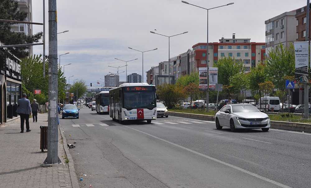 İşçi̇ Bayramında Otobüslere Ücretsi̇z Bi̇ni̇ldi̇