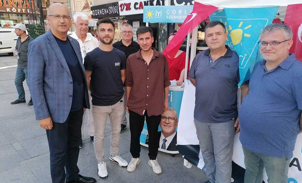 İyi̇ Parti̇ Üye Standi Açti