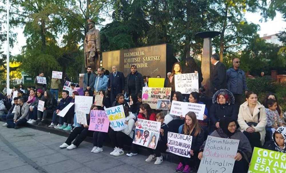 Kadına Şiddete Karşı Yürüyüş Düzenlendi