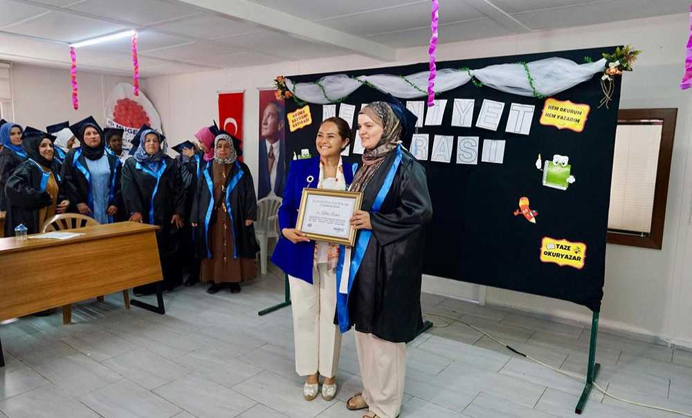 Kadınlara Yönelik Okuma Yazma Kursu İlk Mezunlarını Verdi