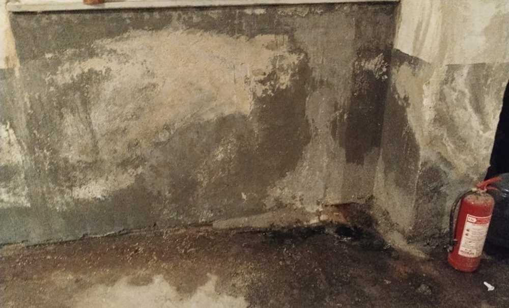 Kaldırımdan Sızan Sular Apartmanı Çürütüyor