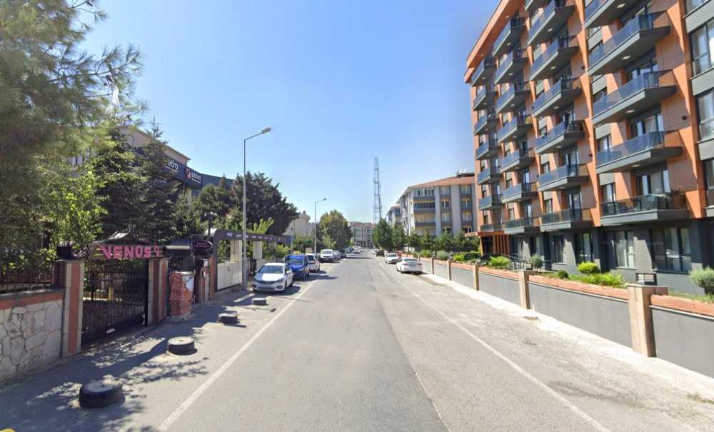 Kaldırımı Olmayan Yol Tehlike Saçıyor