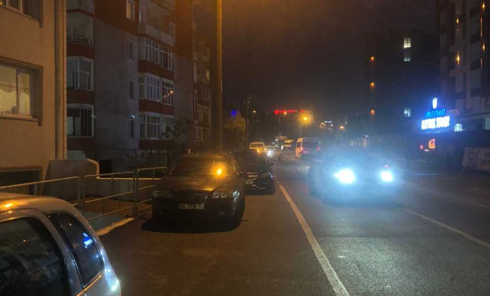 Kaldırımı Olmayan Yol Tehlike Saçıyor