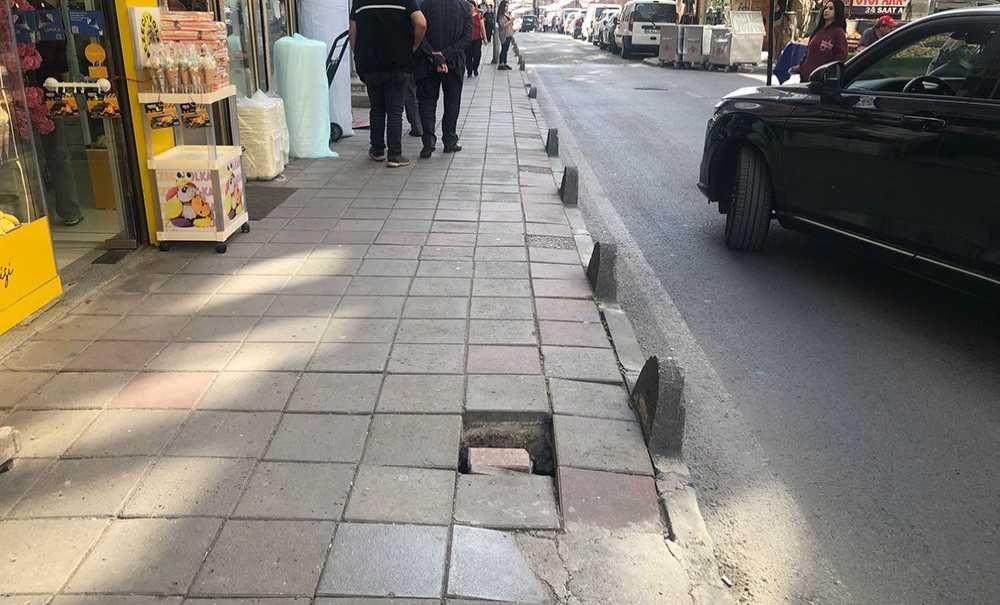 Kaldırımın Bu Hali Tehlike Yaratıyor