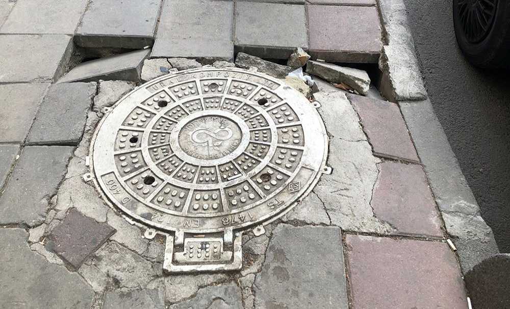 Kaldırımların Çökmesine Çözüm Bulunamıyor