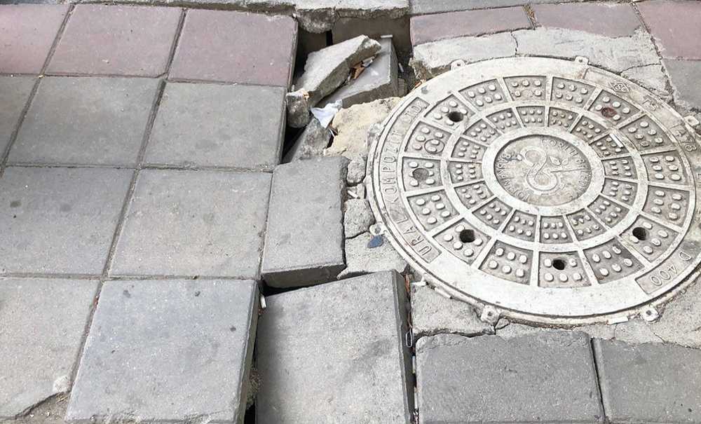 Kaldırımların Çökmesine Çözüm Bulunamıyor