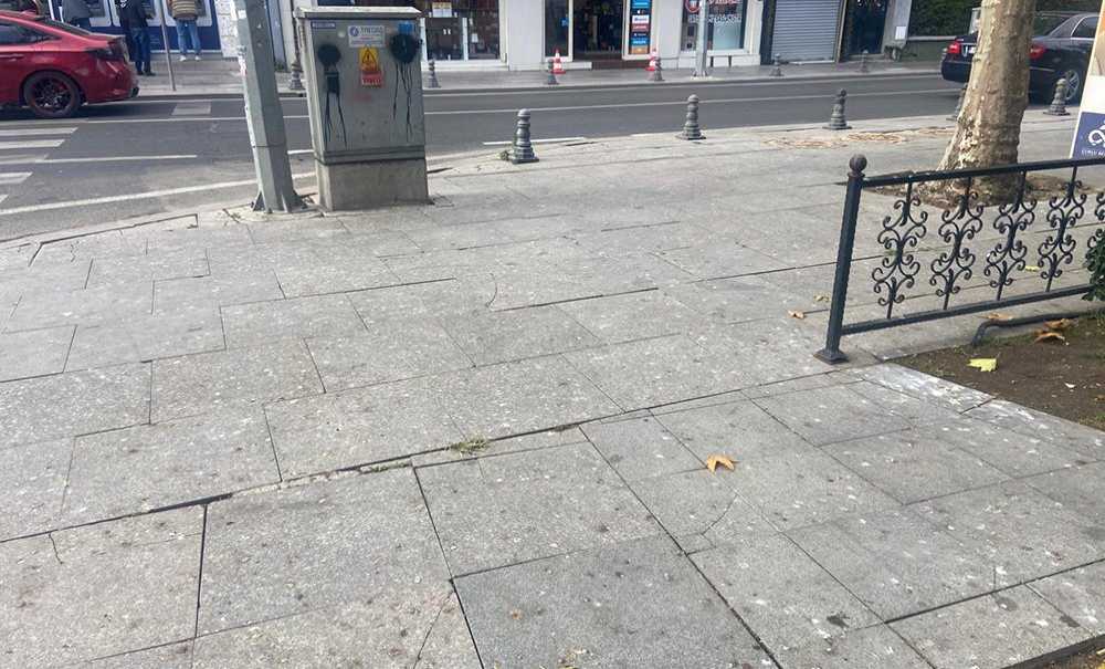 Kaldırımların Üzeri Kuş Pisliğinden Geçilmiyor