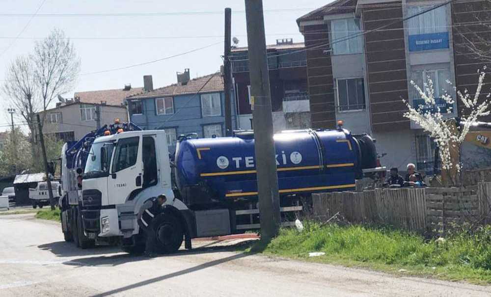 Kanalizasyon Hattı Tıkandı, Teski̇ Harekete Geçti