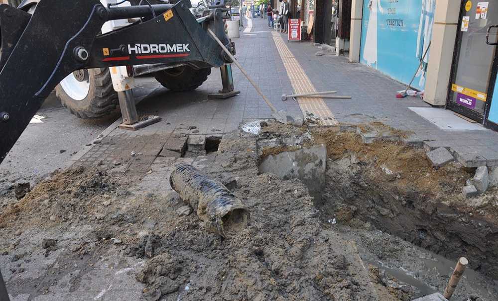 Kanalizasyona Pantolon, Peruk, Çocuk Bezi Atan Var!