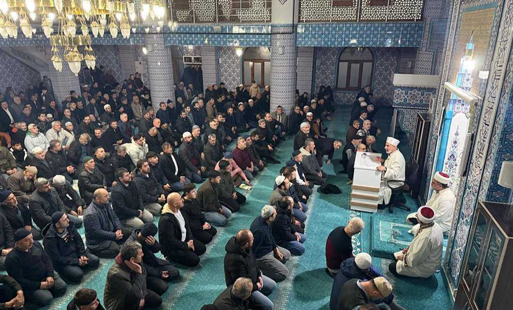 Kandil Nedeniyle Camiler Doldu Taştı