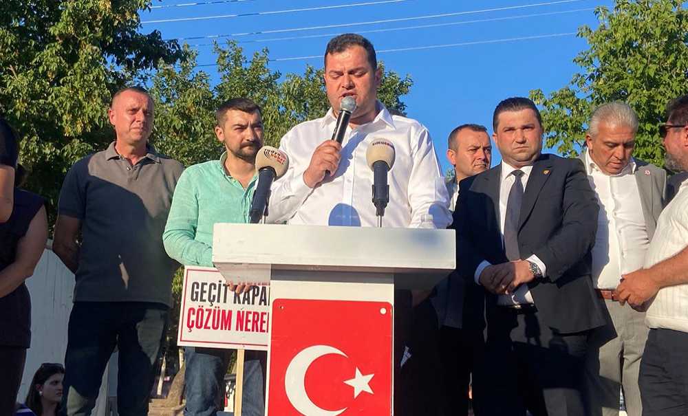 Kapatılan Yol İçin Binlerce Kişi Yürüdü