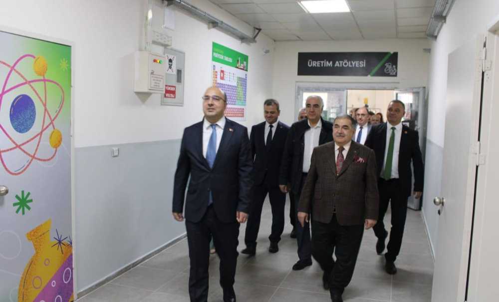 Kaymakam Duman, Kimya Laboratuvarı Açılışına Katıldı