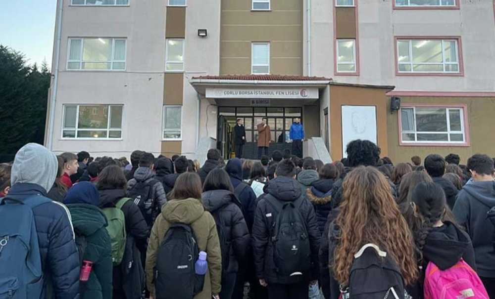 Kaymakam Eren, Bayrak Törenine Katıldı