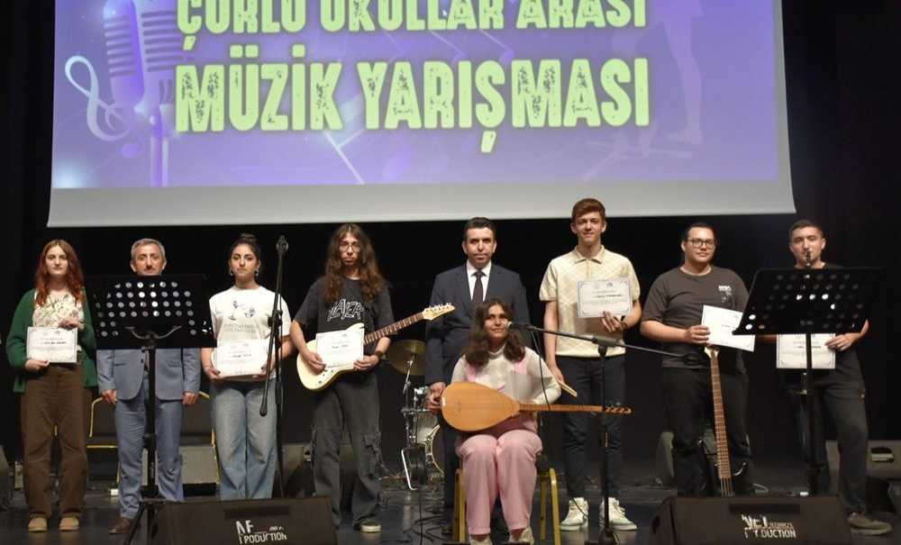 Kaymakam Eren, Müzik Yarışmasına Katıldı