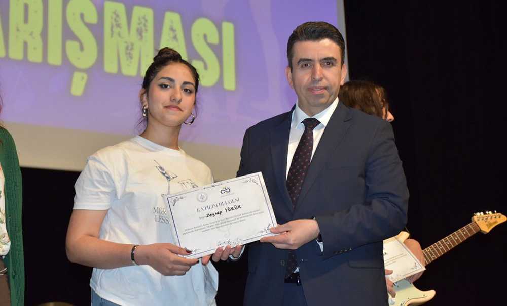 Kaymakam Eren, Müzik Yarışmasına Katıldı