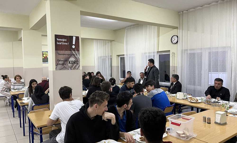 Kaymakam Eren Öğrencilerle Bir Araya Geldi