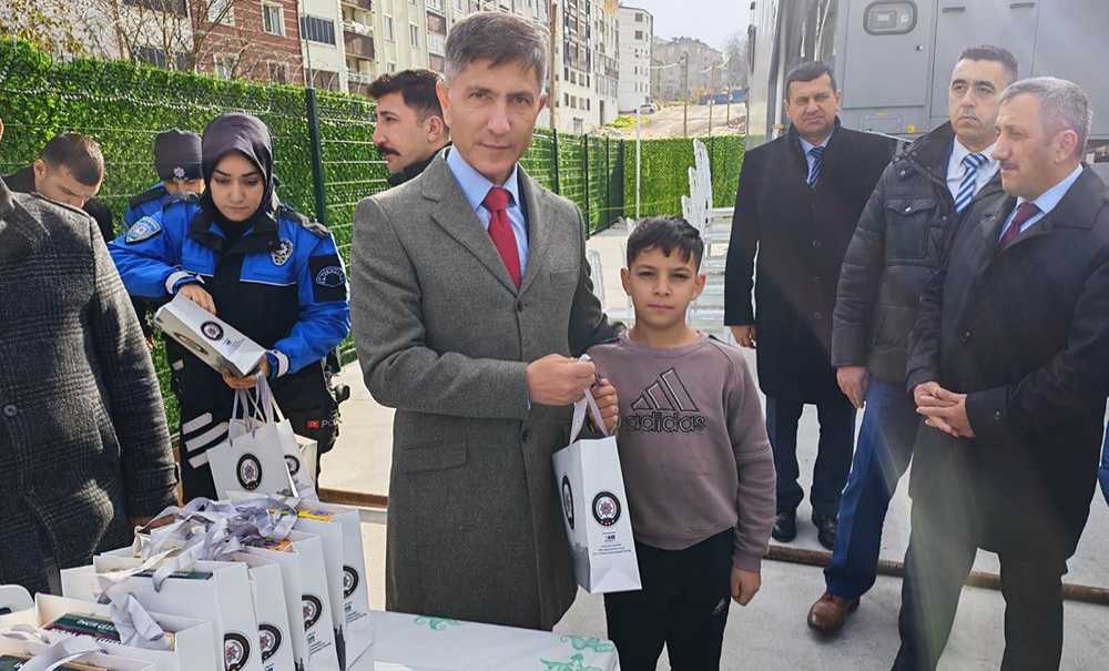 Kaymakam Erten Çocuklarla Bir Araya Geldi