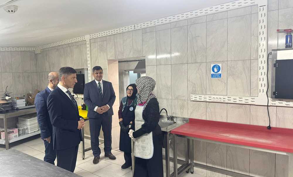 Kaymakam Erten Halk Eğitim Merkezini Ziyaret Etti