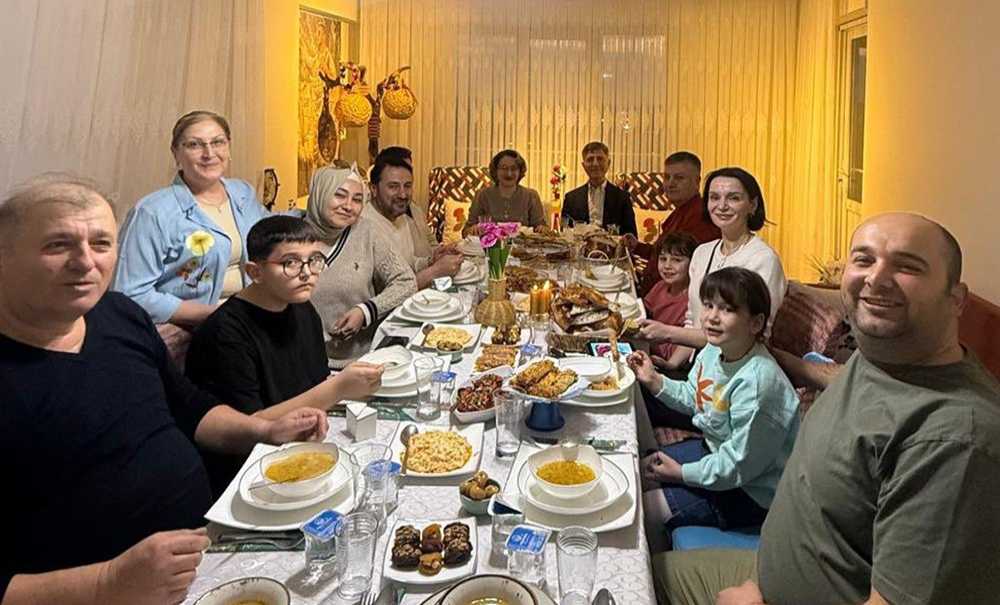 Kaymakam Ve Kolordu Komutanı Şehidin Ailesiyle İftar Yaptı