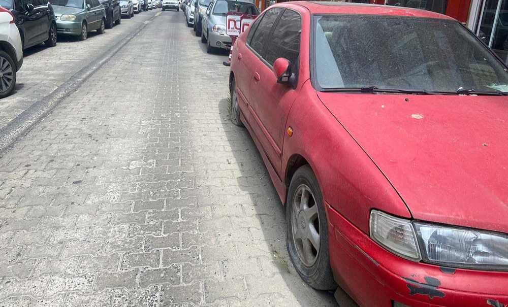 Kullanılmayan Onlarca Araç Yer İşgal Ediyor
