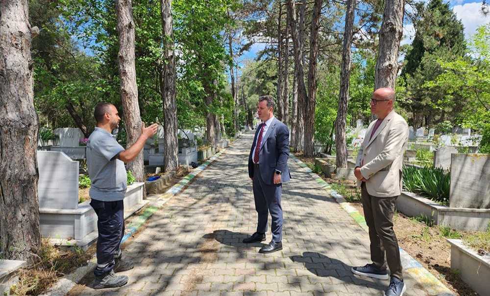 Kurban Bayramı Öncesi Mezarlıklarda Çalışma