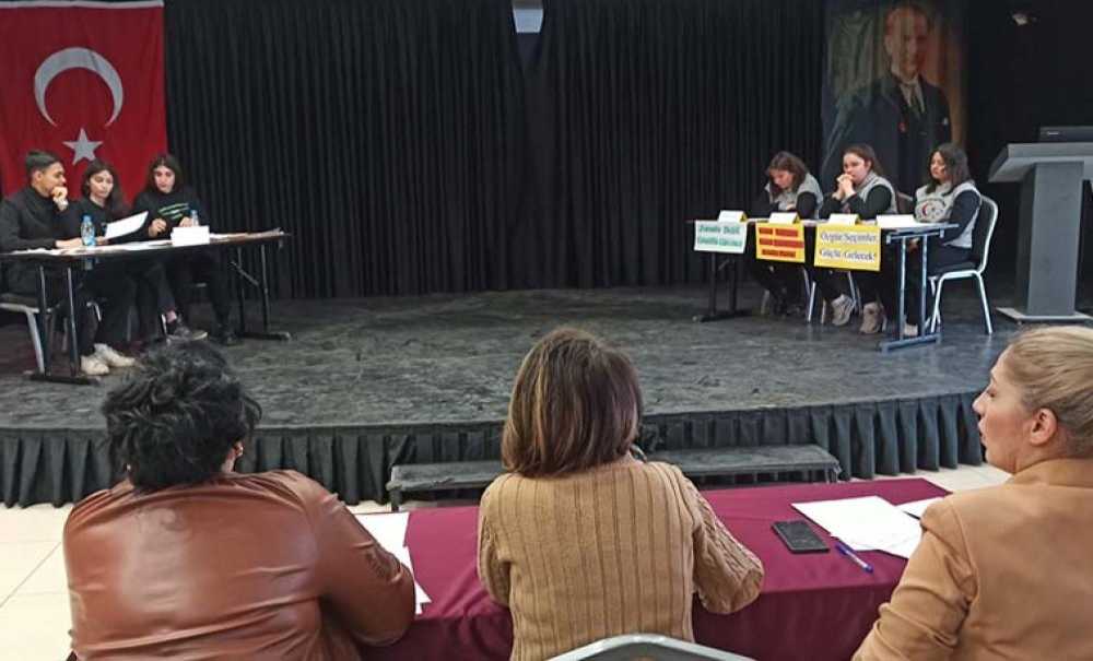 Liseler Arası Münazara Yarışması Elemeleri Başladı
