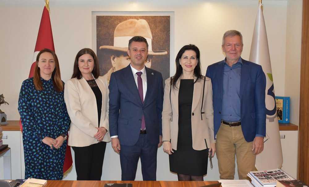 Litvanyalı Konuklardan Başkan Sarıkurt'a Ziyaret