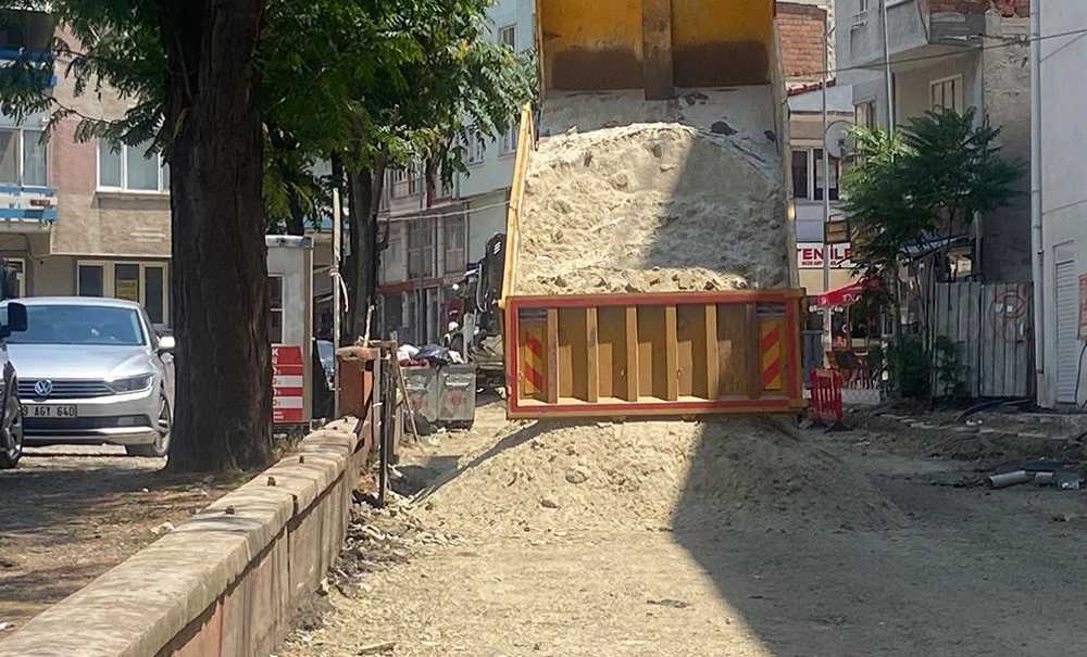 Mahalle Şantiye Alanı Gibi