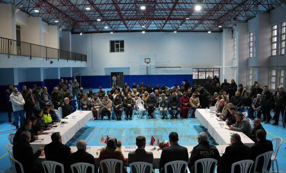 Mahalle Toplantısındaki Kalabalık Dikkat Çekti