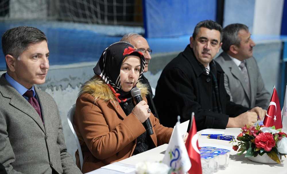 Mahalle Toplantısındaki Kalabalık Dikkat Çekti