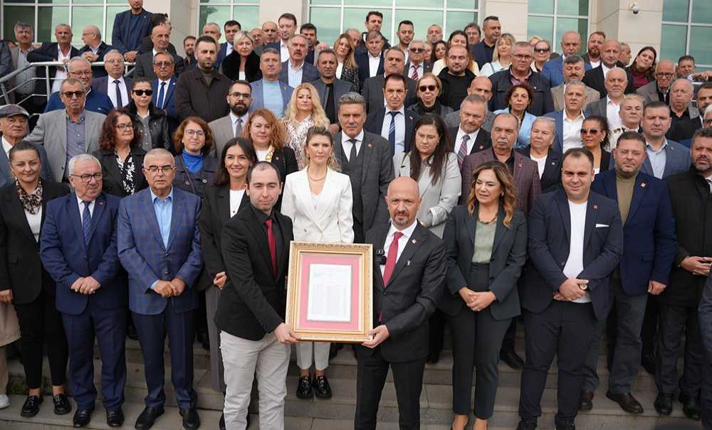 Mazbatasını Alıp, Görevine Başladı