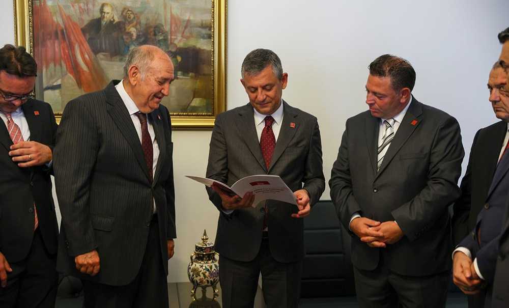 Mert Yılmaz Ankara'da Özel'i Ziyaret Etti