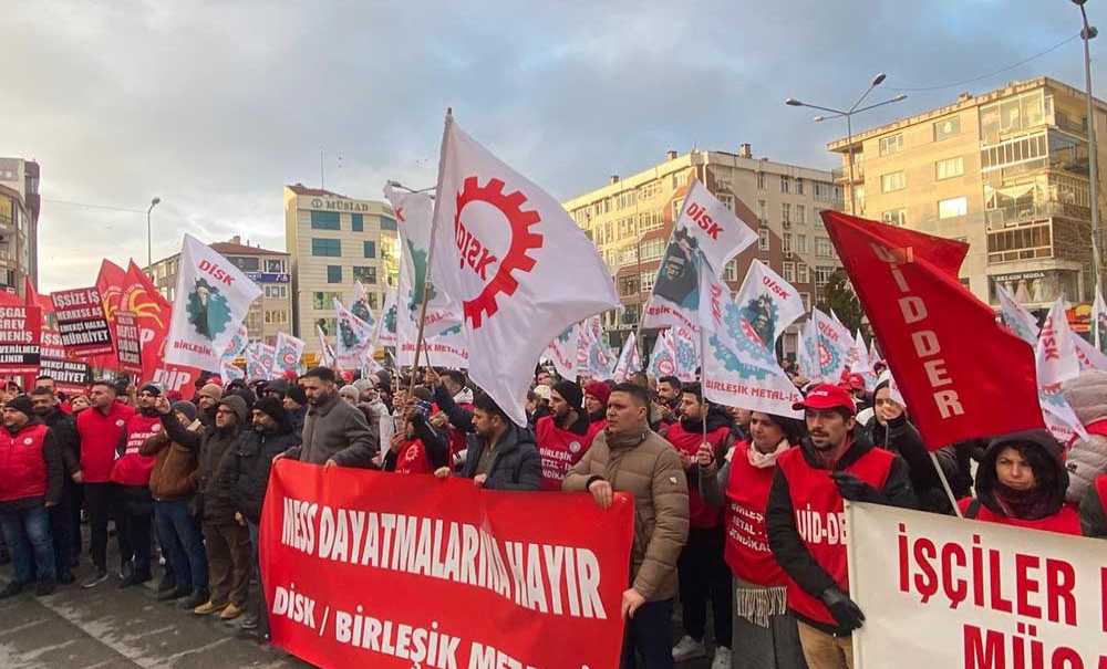 Metal İşçisi Meydanlara Çıktı