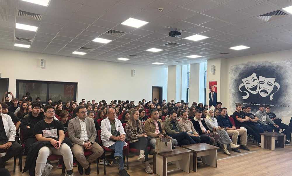 “Mezunlar Okula Dönüyor” Programları Devam Ediyor