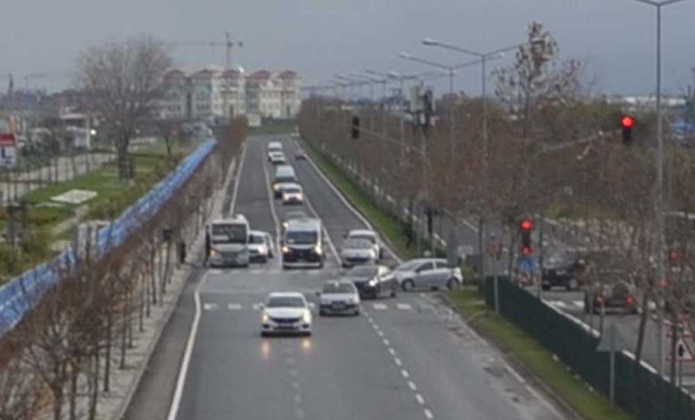 Minibüsler İçin Bekleme Cebi Yapılsın