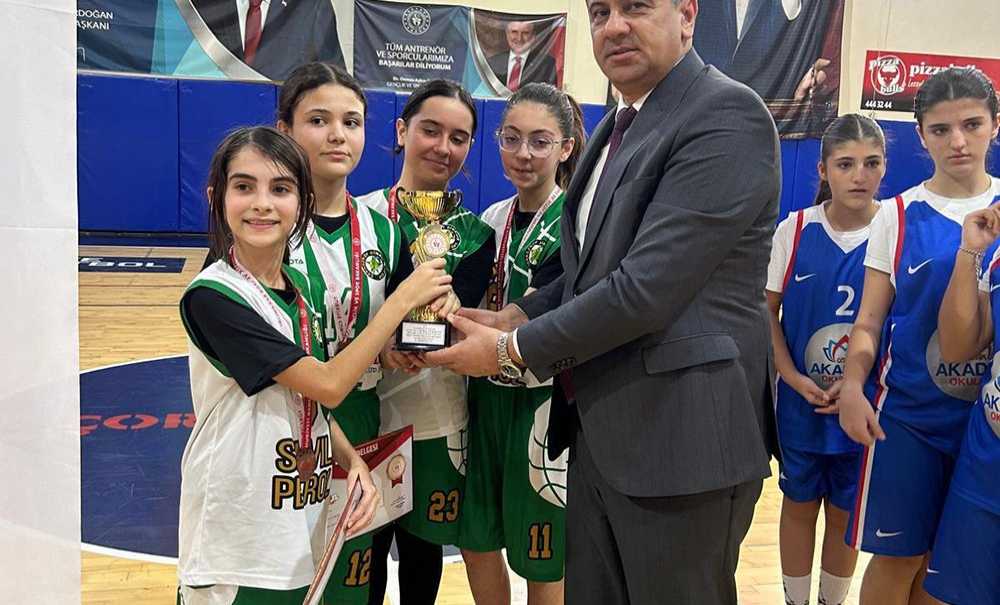 Minik Basketbolcular İl Birinciliği İçin Ter Döktü
