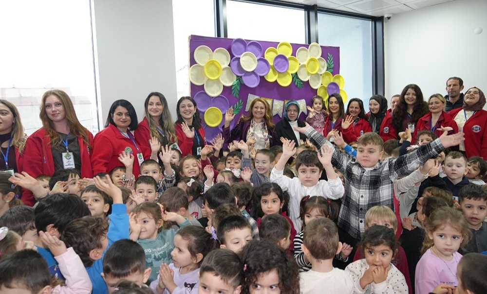 Müge Başkan, Öğrencilerin Karne Heyecanına Ortak Oldu