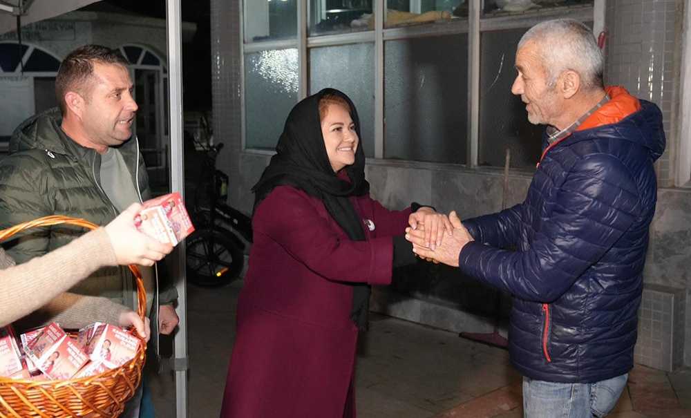 Müge Başkan Vatandaşların Kandilini Kutladı