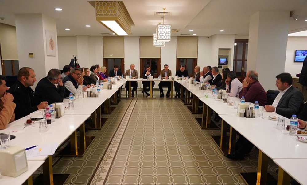 Muhtarlar Derneği Toplantı Düzenledi