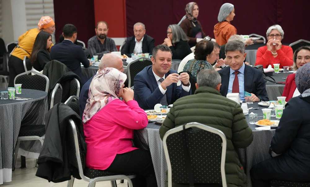 Muhtarlar Yeni Yıl Yemeği Düzenledi