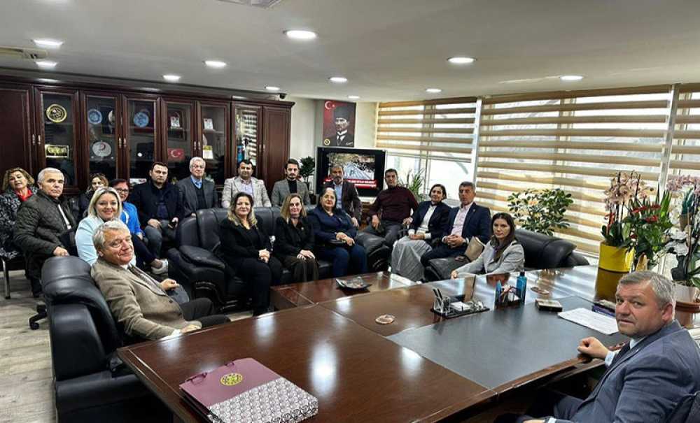 Muhtarlardan Ak Parti'ye Ziyaret