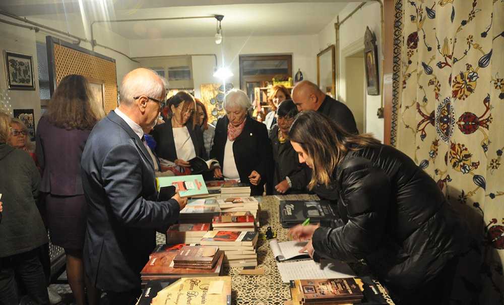 Nebil Özgentürk Çorlu'da Sanatseverlerle Buluştu