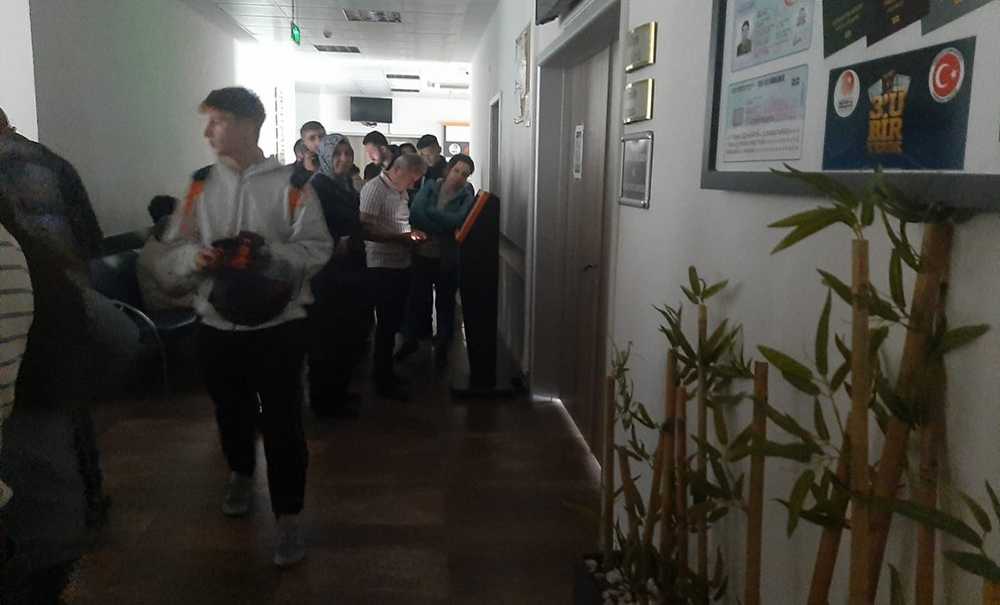 Nüfus Müdürlüğünde Elektrik Kesintisi Yaşandı