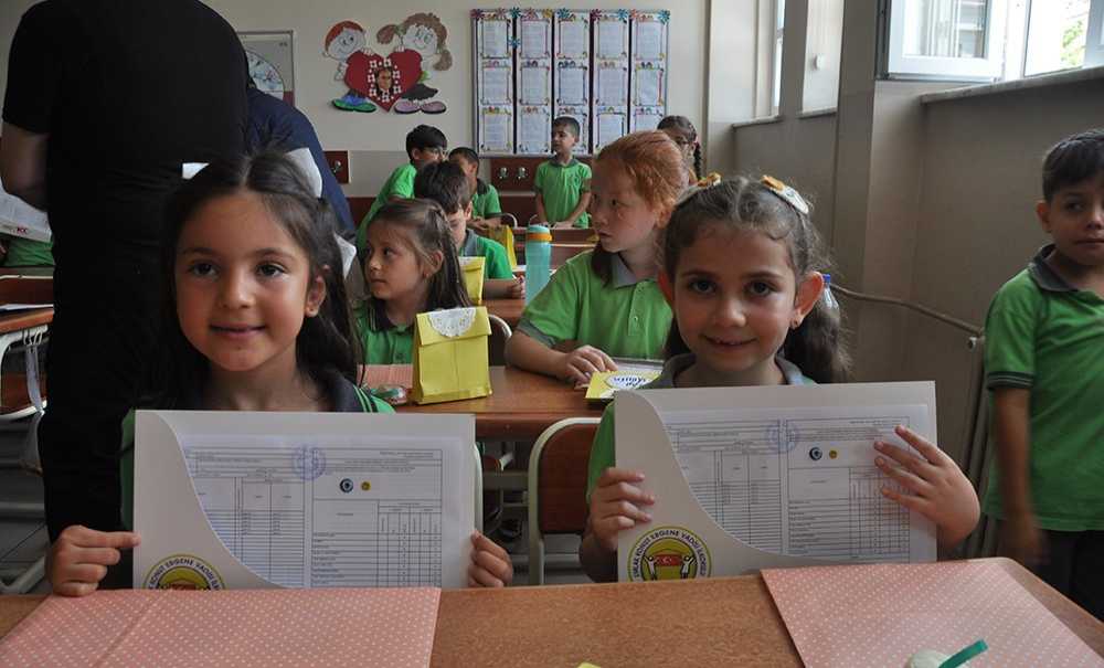 Öğrenciler Cuma Günü Karne Alacak