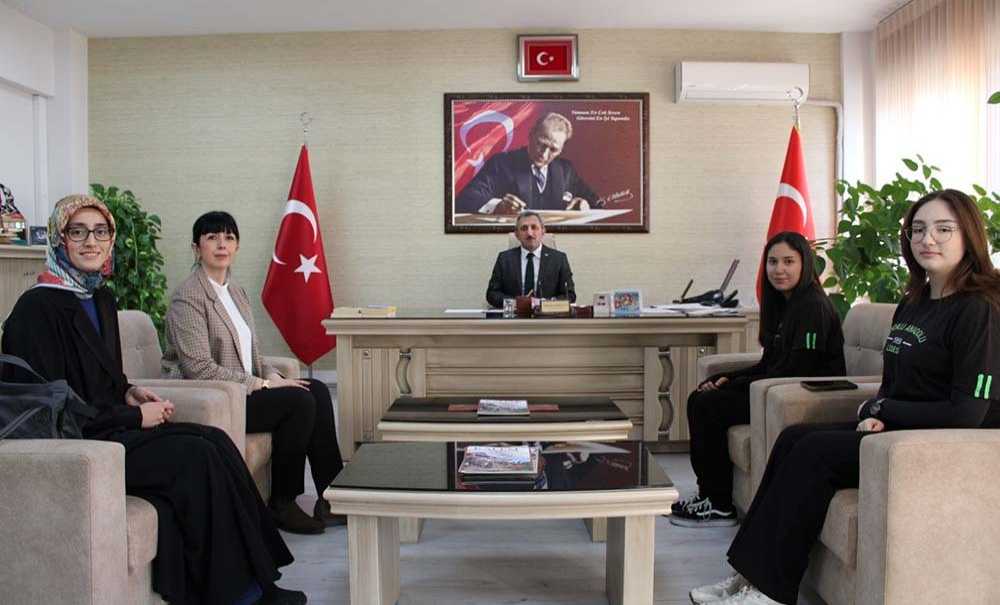 Öğrenciler E-Twinning Projesi Hakkında Bilgi Verdi