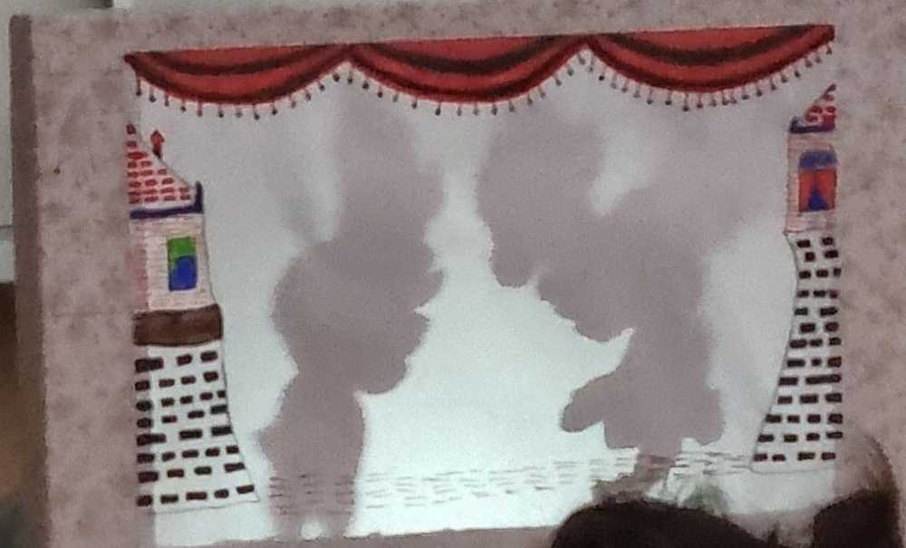 Öğrenciler Hacivat Karagözle Eğlendi