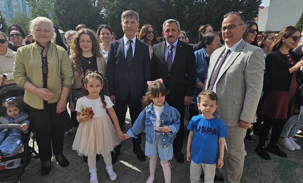 Öğrencilerden Anneler Gününe Özel Program